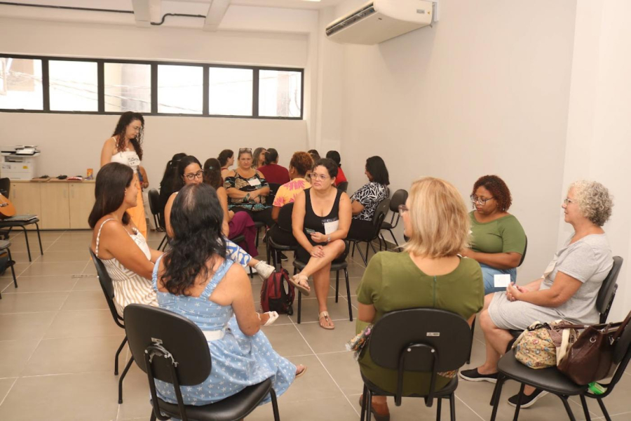 Servidoras santistas debatem temas que afetam o dia a dia das mulheres