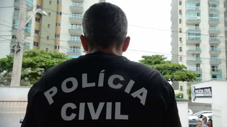 Mulher pede ajuda por bilhete e é resgatada após passar 5 anos em cárcere privado no PR